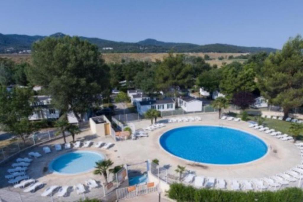 Mobil Home Tout Confort 6 Personnes Climatise Au Pied Du Luberon La Roque-d'Antheron Exterior photo